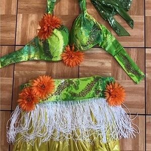 Fun, three-piece belly dance, or hula costume